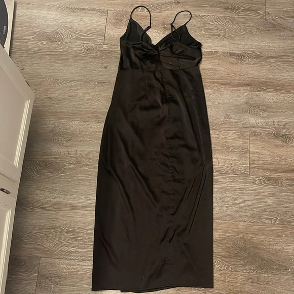 ASTR the Label Twist Front Satin Midi Dress size small black satin cocktail - Picture 8 of 8